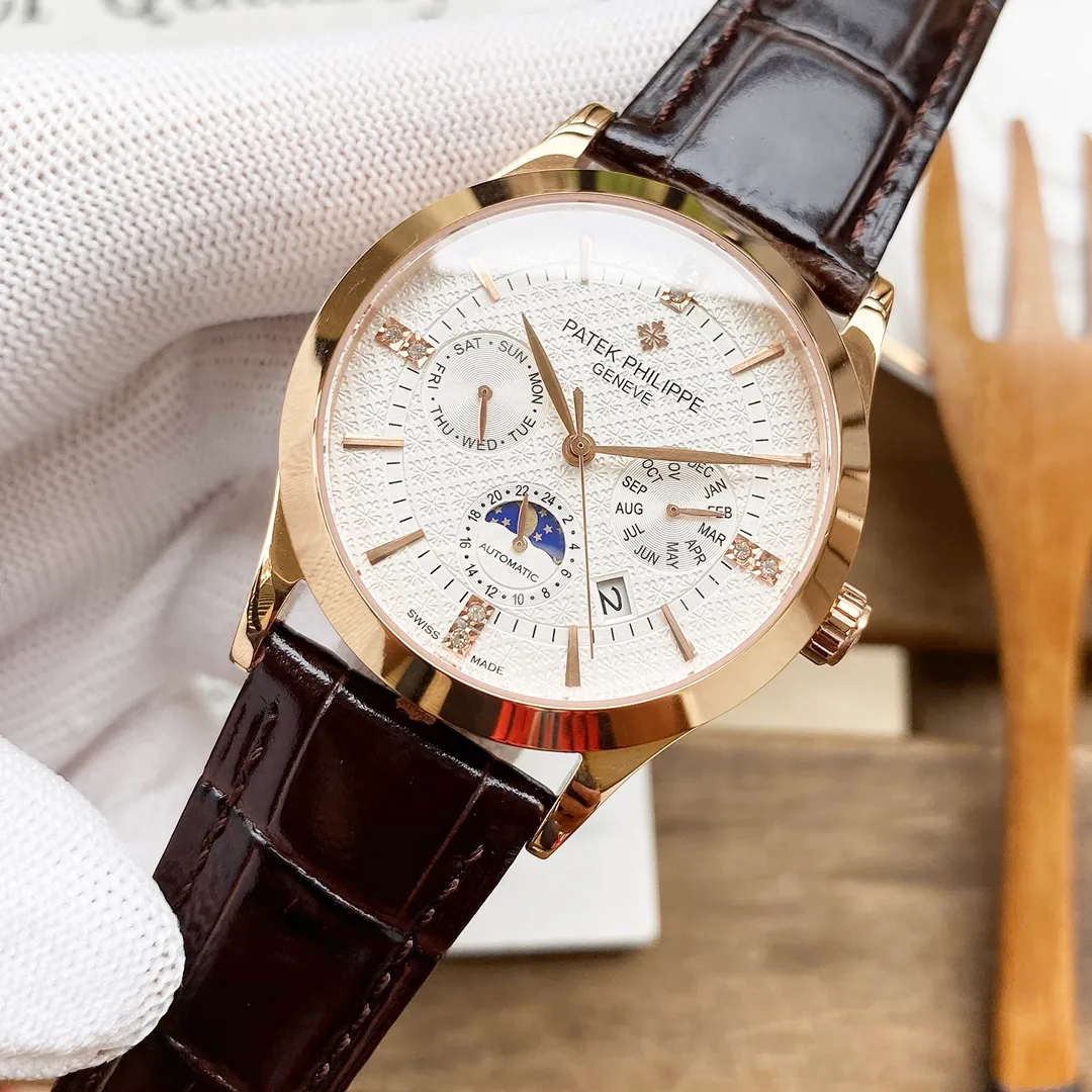 💎 The latest PP style Patek Philippe is equipped with imported 9100 multi-function movement (zero repair) function (24 hours, day of the week, stars, month) imported 316 fine steel! Paired with Italian imported calfskin! Original pin buckle! Size 42mm. Wear-resistant and scratch-resistant sapphire glass! Super waterproof to 50 meters! Simple but not simple! Patek Philippe, you deserve it.